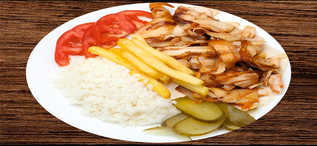 Pilav Üstü Tavuk Döner(Chicken Doner on Rice,Куриный донер на рисе